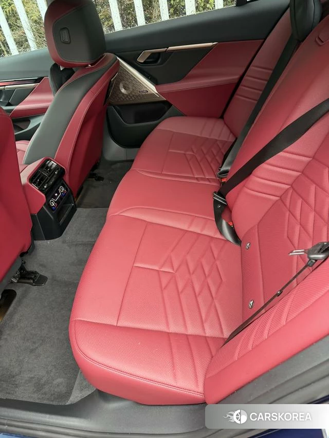 BMW 5 series 2024 Синий из Китая, фото 4