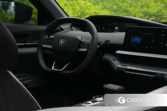 Chang'an UNI-V 2023 Серебристо-серый из Китая, фото 4
