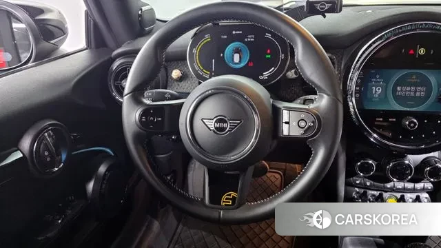 Mini Cooper Electric 2022 Черный из Кореи, фото 4