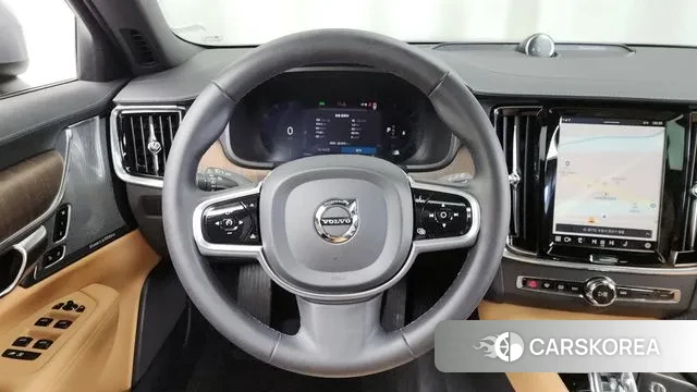 Volvo V90 Cross-Country 2023 Серебряный из Кореи, фото 4