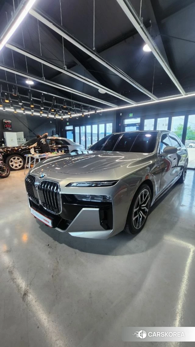 BMW 7 Series (G70) 2024 Песочный из Кореи, фото 4