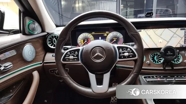 Mercedes-Benz E-Class W213 2018 Белый из Кореи, фото 4