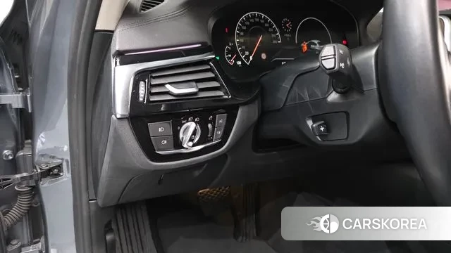 BMW 5 Series (G30) 2019 Серый из Кореи, фото 4