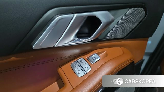 BMW X7 (G07) 2024 Серый из Кореи, фото 4