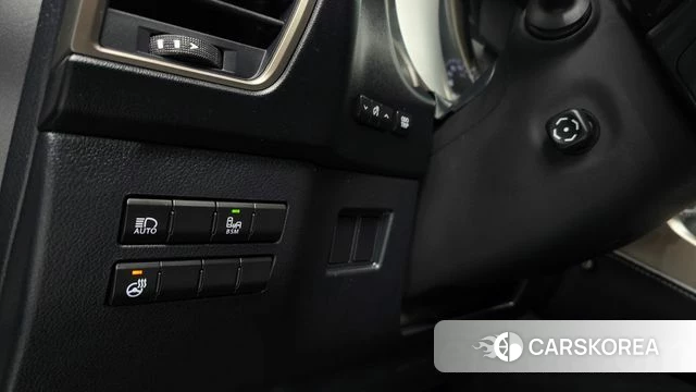 Lexus NX300h 2018 Серебристо-серый из Кореи, фото 4