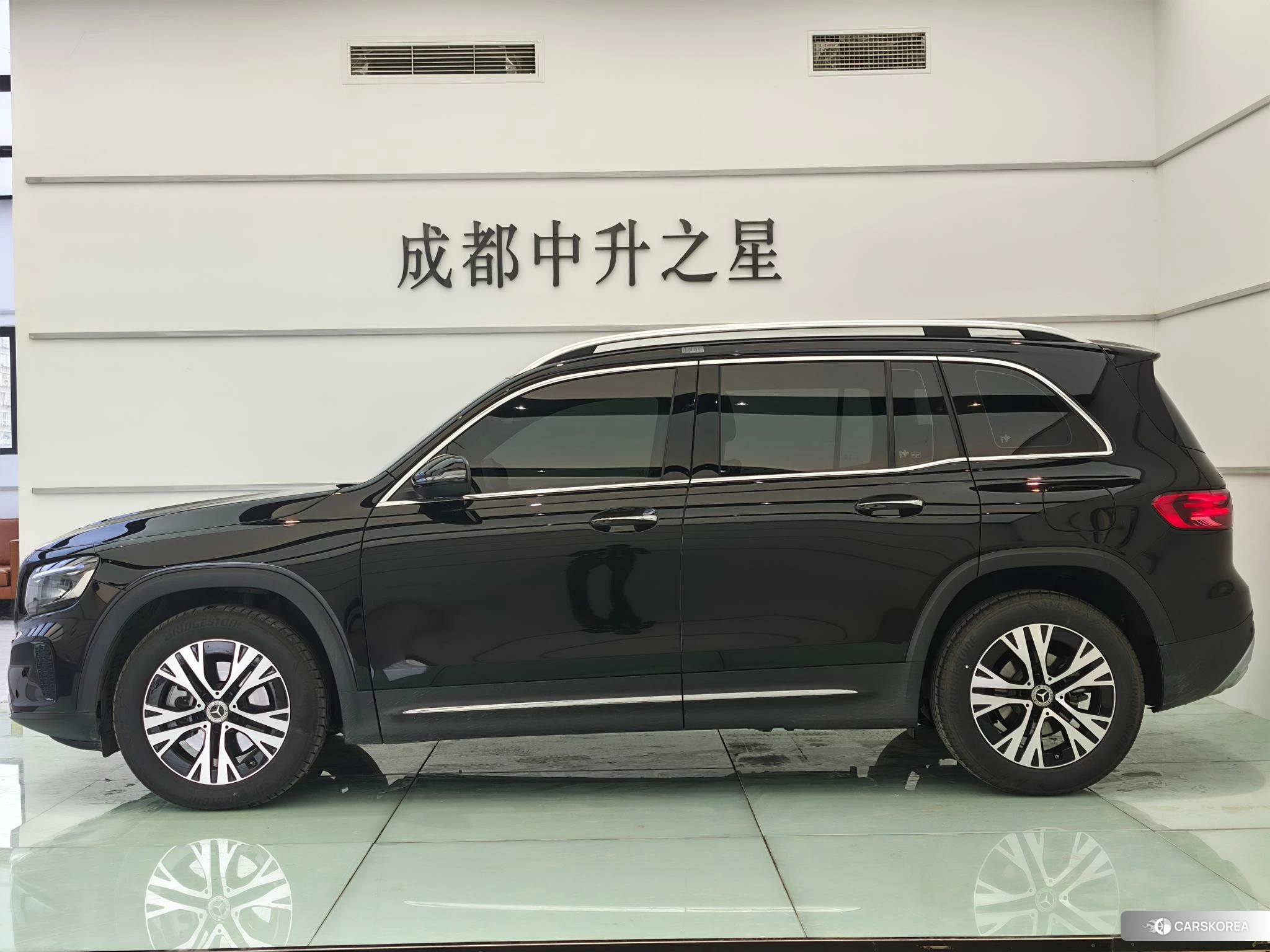 Mercedes-Benz GLB 2025 Черный из Китая, фото 4