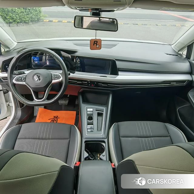 Volkswagen Golf 2024 Белый из Китая, фото 4