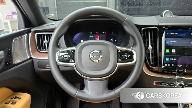 Volvo XC60 second Generation 2023 Белый из Кореи, фото 4