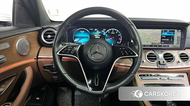 Mercedes-Benz E-Class W213 2023 Белый из Кореи, фото 4