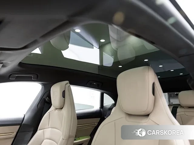 Porsche Taycan 2023 Черный из Кореи, фото 4