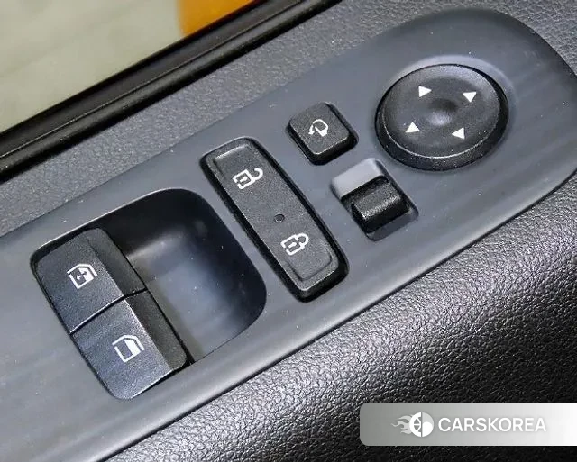 Hyundai Staria 2022 Желтый из Кореи, фото 4