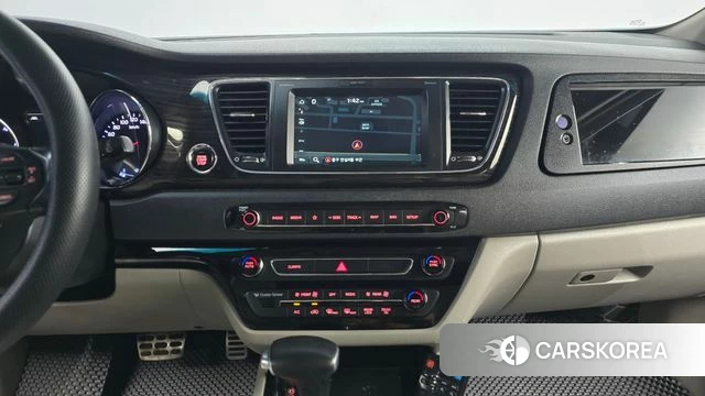 Kia The New Carnival 2019 Белый из Кореи, фото 4