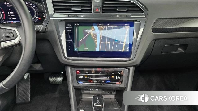Volkswagen Tiguan second Generation 2022 Белый из Кореи, фото 4