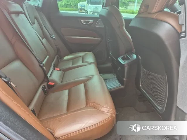 Volvo XC60 second Generation 2023 Серый из Кореи, фото 4