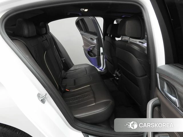 BMW 5 Series (G30) 2020 Белый из Кореи, фото 4