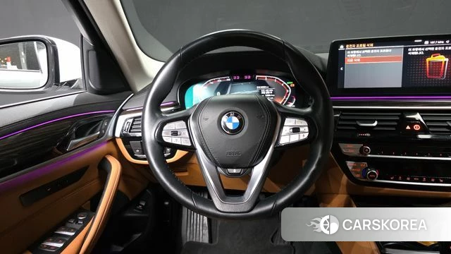 BMW 5 Series (G30) 2023 Белый из Кореи, фото 4