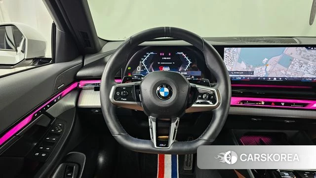 BMW 5 Series (G60) 2024 Белый из Кореи, фото 4
