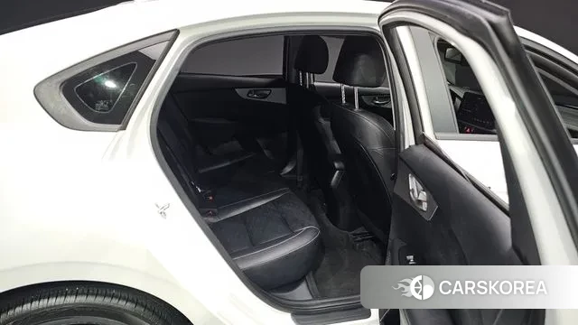 Kia The New K3 2nd generation 2021 Белый из Кореи, фото 4