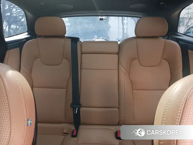 Volvo XC60 second Generation 2019 Светло-серебряный цвет из Кореи, фото 4