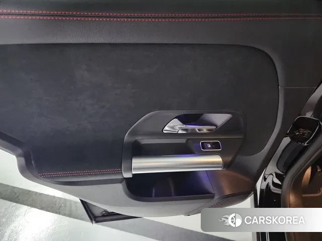 Mercedes-Benz GLA - Class H247 2024 Черный из Кореи, фото 4