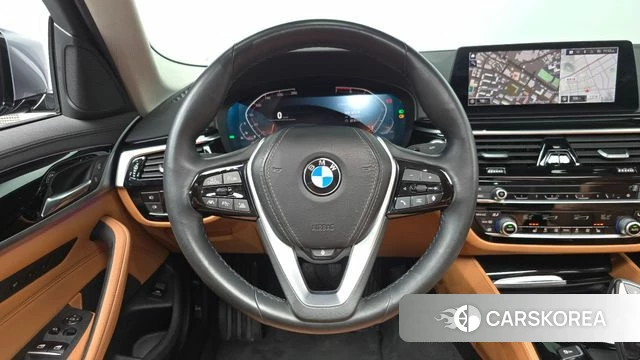 BMW 5 Series (G30) 2020 Серебристо-серый из Кореи, фото 4