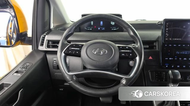 Hyundai Staria 2022 Желтый из Кореи, фото 4