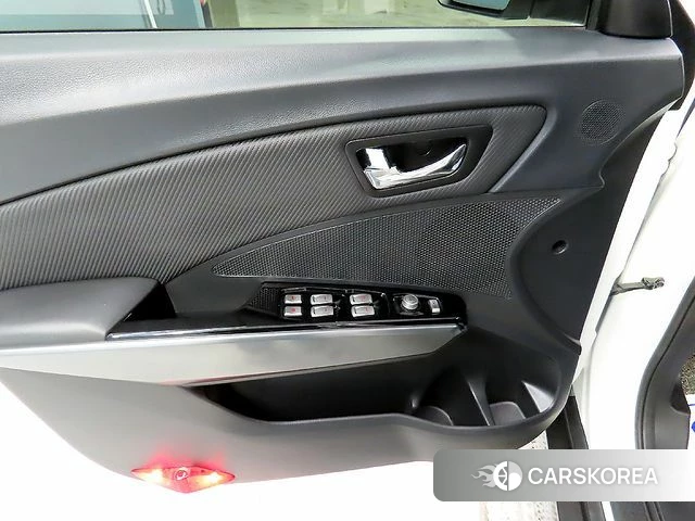 Ssangyong Tivoli Armor 2018 Белый из Кореи, фото 4