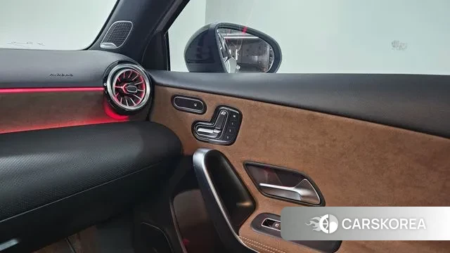 Mercedes-Benz A-Class W177 2025 Белый из Кореи, фото 4