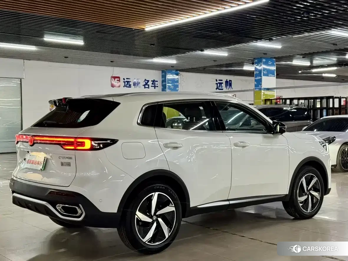 Chang'an CS55PLUS PHEV 2026 Белый из Китая, фото 4