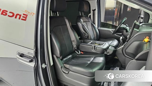 Hyundai Staria 2023 Серый из Кореи, фото 4