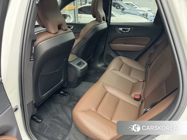 Volvo XC60 2023 Белый из Китая, фото 4