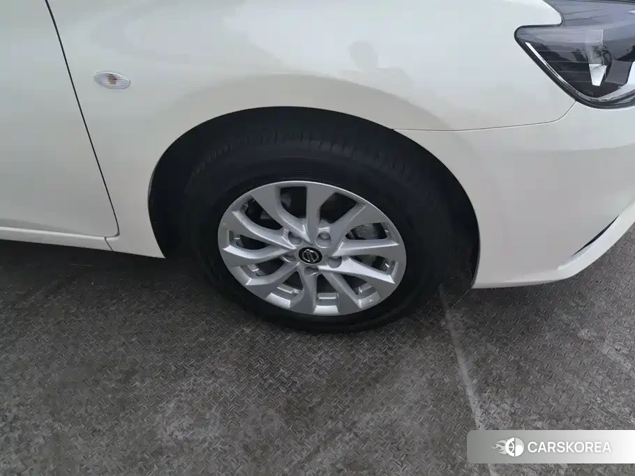 Nissan Sylphy 2025 Белый из Китая, фото 4