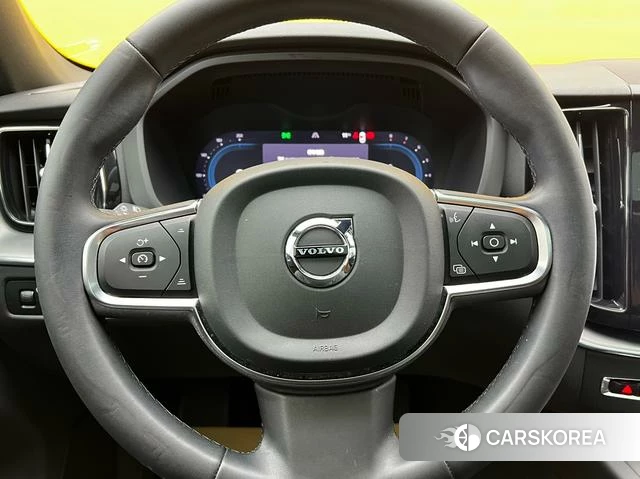 Volvo XC60 2022 Серебристо-серый из Китая, фото 4