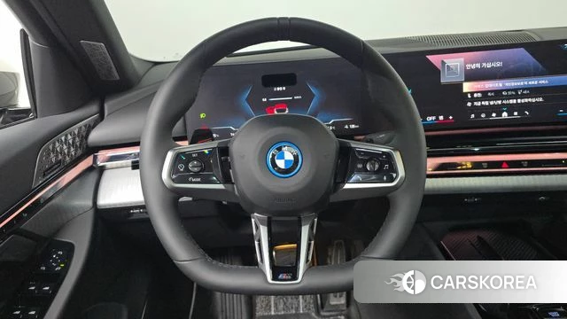 BMW i5 (G60) 2025 Серебристо-серый из Кореи, фото 4