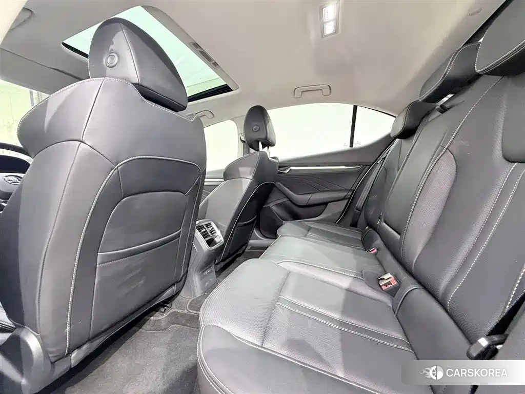 Skoda Octavia 2022 Белый из Китая, фото 4