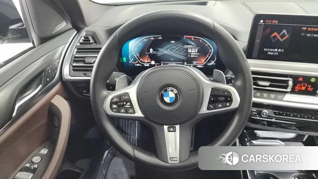 BMW X3 (G01) 2024 Светло-серебряный цвет из Кореи, фото 4
