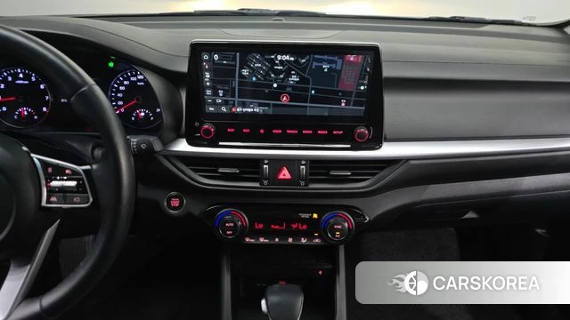 Kia The New K3 2nd generation 2021 Белый из Кореи, фото 4