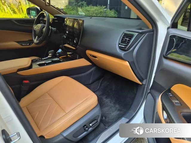 Lexus NX350h Second generation 2025 Белый из Кореи, фото 4