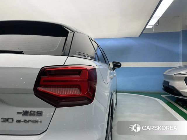 Audi Q2L e-tron 2021 Белый из Китая, фото 4