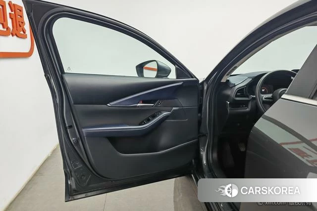 Mazda CX-30 2022 Темно-серый из Китая, фото 4