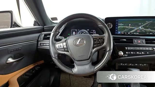 Lexus ES300h 7th generation 2023 Серебристо-серый из Кореи, фото 4