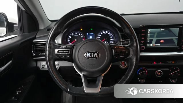 Kia Stonic 2018 Белый из Кореи, фото 4