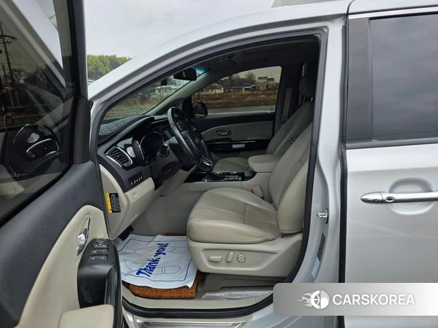 Kia The New Carnival 2019 Серебряный из Кореи, фото 4