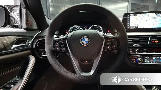 BMW 5 Series (G30) 2018 Белый из Кореи, фото 4