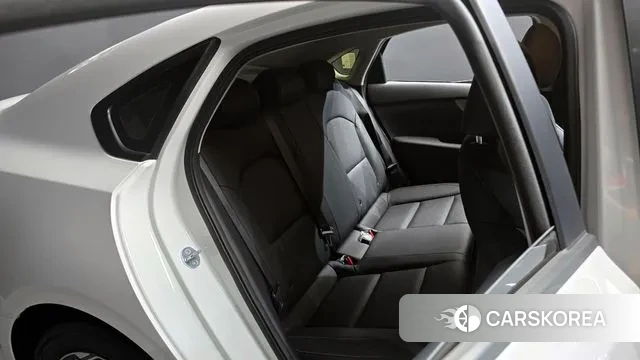 Kia The New K3 2nd generation 2021 Белый из Кореи, фото 4