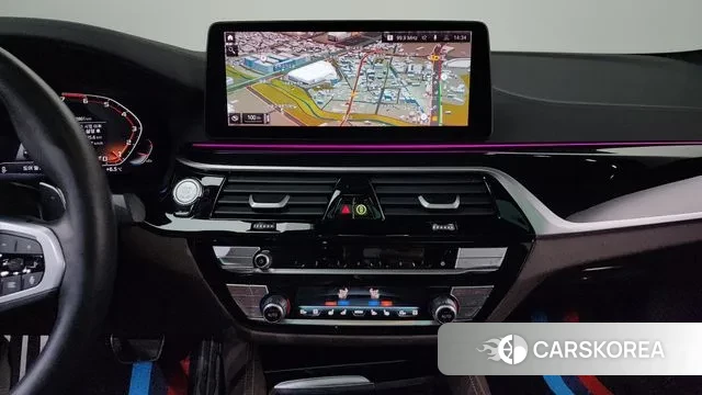 BMW 5 Series (G30) 2023 Черный из Кореи, фото 4