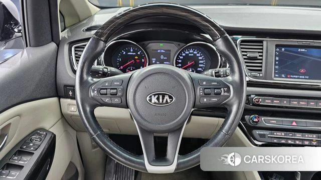Kia The New Carnival 2018 Серебряный из Кореи, фото 4