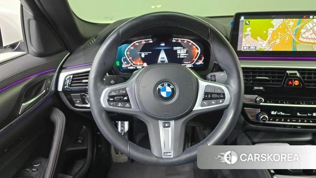 BMW 5 Series (G30) 2023 Белый из Кореи, фото 4