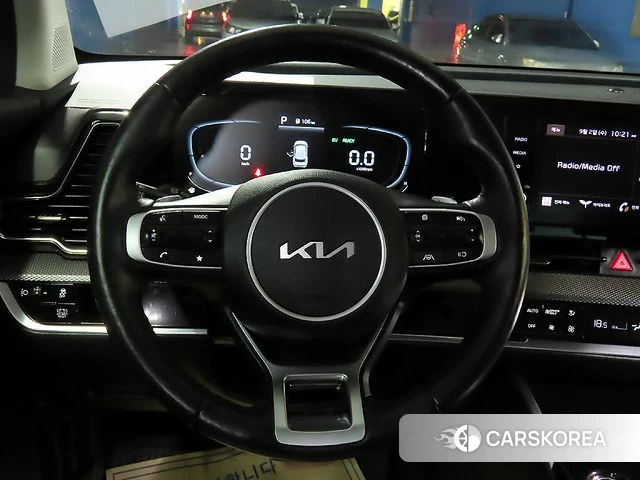 Kia Sportage 5th Generation Hybrid 2023 Белый из Кореи, фото 4