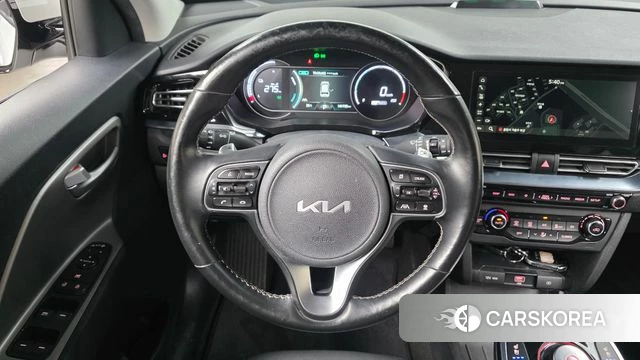 Kia Niro Plus 2022 Белый из Кореи, фото 4